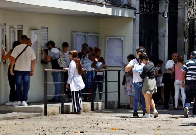 Подробнее о "Потомки испанцев активизировались в консульствах для получения гражданства на основании "Закона о демократической памяти""