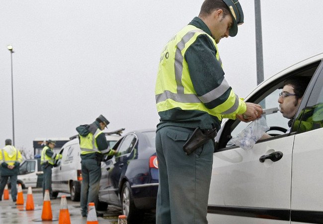 Подробнее о "DGT активизирует контроль за алкоголем и наркотиками во время рождественских праздников"
