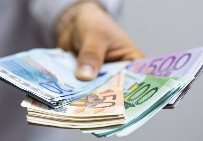 Подробнее о "Когда пенсионерам в Испании перечислят декабрьские выплаты в 2025 году: расписание по банкам"