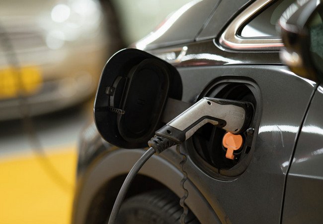 Подробнее о "Верховный суд Испании разрешил устанавливать зарядки для электромобилей без согласия соседей"