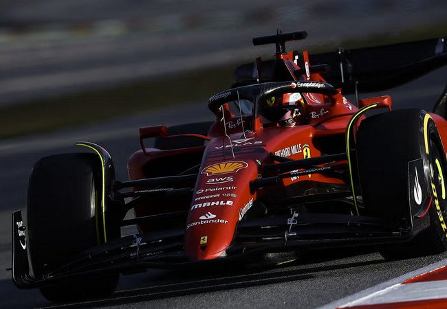 Подробнее о "Ferrari привезёт базовую версию болида на закрытые тесты в Барселоне"