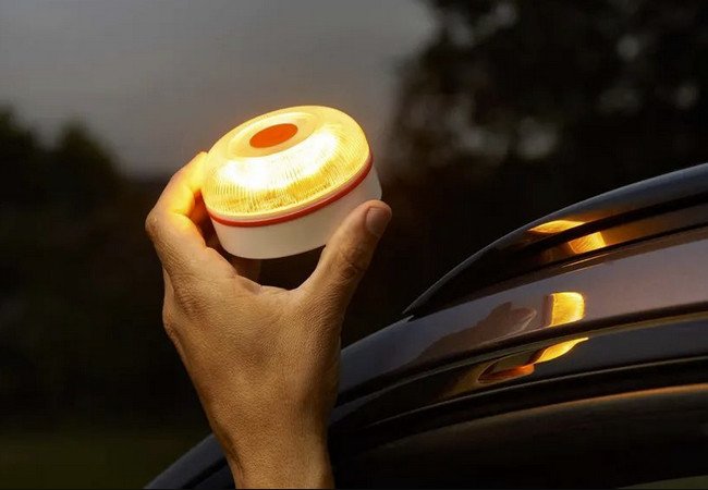 Подробнее о "Синяя вспышка вместо штрафа: в Испании пока не наказывают за отсутствие V-16"