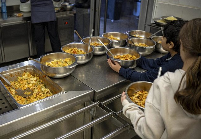 Подробнее о "Барселона готовится расширить школьную программу по спасению еды и поддержке уязвимых семей"