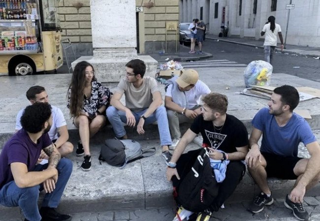 Подробнее о "В Испании расширили доступ к минимальному жизненному доходу для одиноких молодых людей"