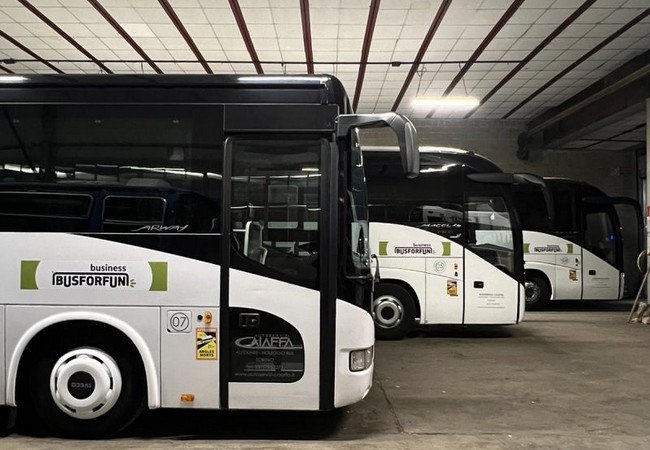 Подробнее о "В Барселоне запустили сервис BusForFun для поездок на концерты и фестивали"