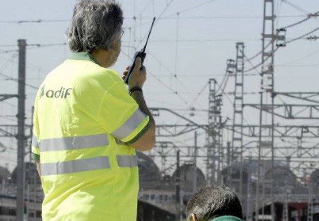 Подробнее о "Испания запускает масштабное обновление железных дорог: Adif и Renfe получат 3600 новых сотрудников и миллионы евро инвестиций"