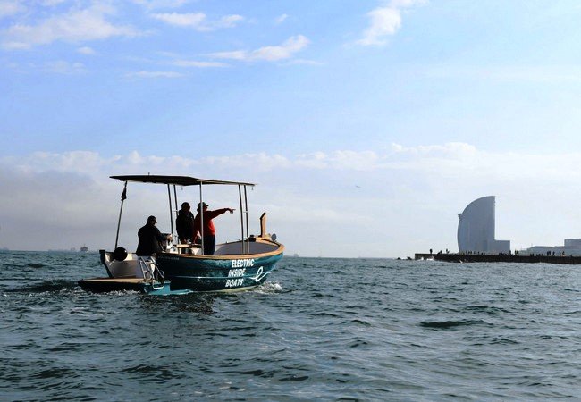 Подробнее о "В Барселоне старинные лауды переводят на солнечную тягу"