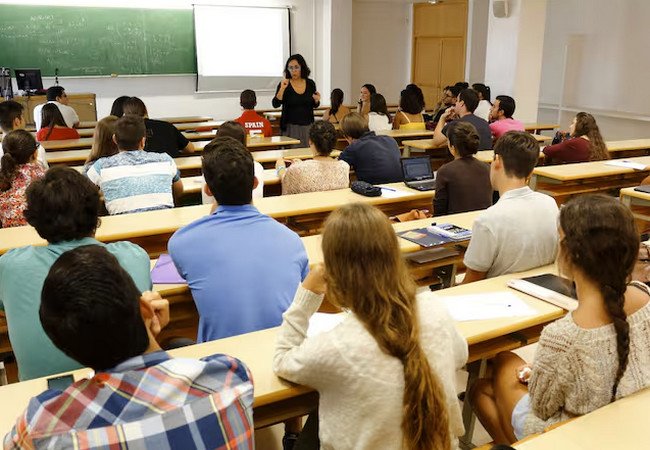 Подробнее о "Деньги за переезд: студентам в Испании готовы платить 8 100 € за учебу в другом городе"