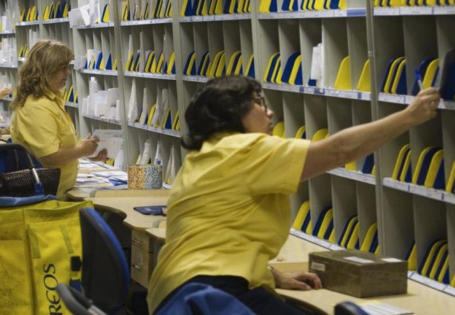 Подробнее о "Почта вместо миграционной службы: Испания запускает массовую легализацию мигрантов"