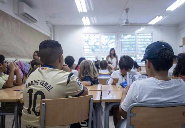 Подробнее о "Школьную бюрократию отправляют в утиль: в Каталонии закроют более 150 образовательных сервисов"