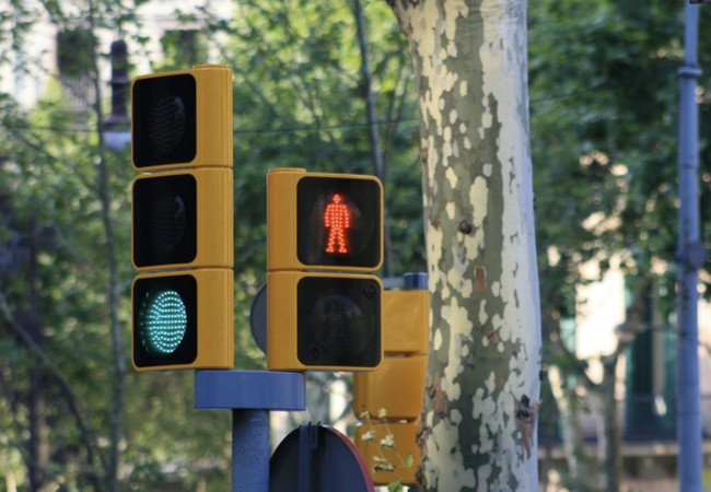 Подробнее о "Барселона готовится внедрить светофоры с искусственным интеллектом"