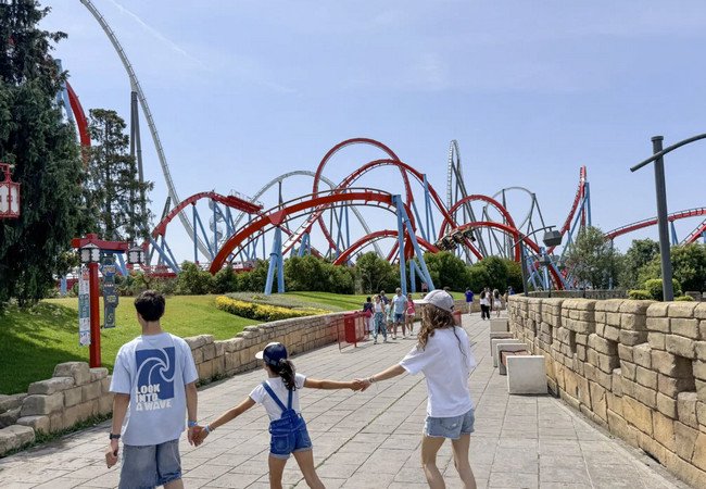 Подробнее о "PortAventura запускает «День примирений»: парк подарит 10 тысяч билетов за честный разговор"